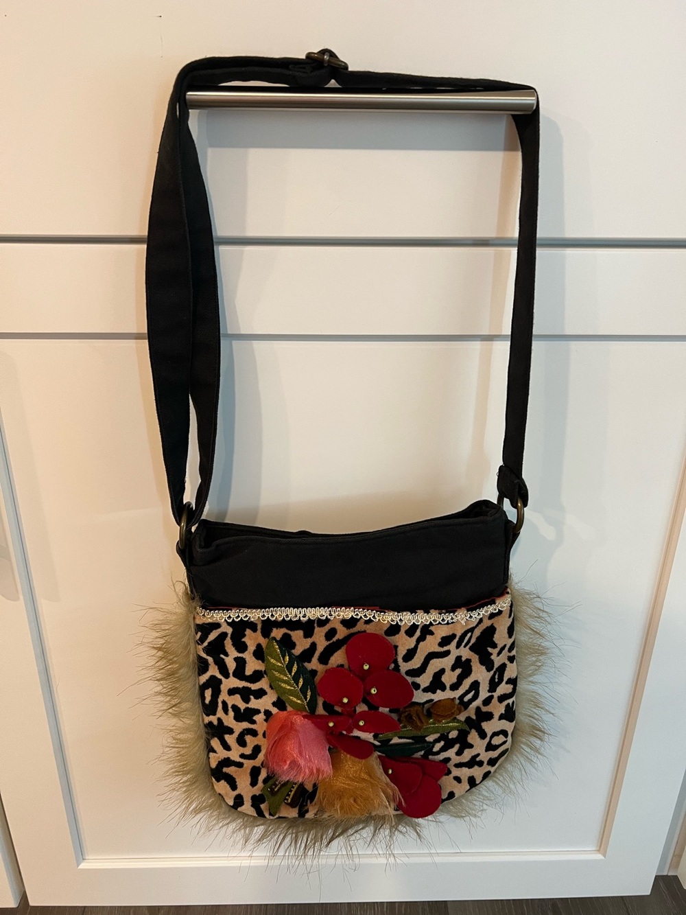 Pier 1 Imports CrossBody Purse- Black/Brown Cheetah Print w/ Red/Pink Flowers.